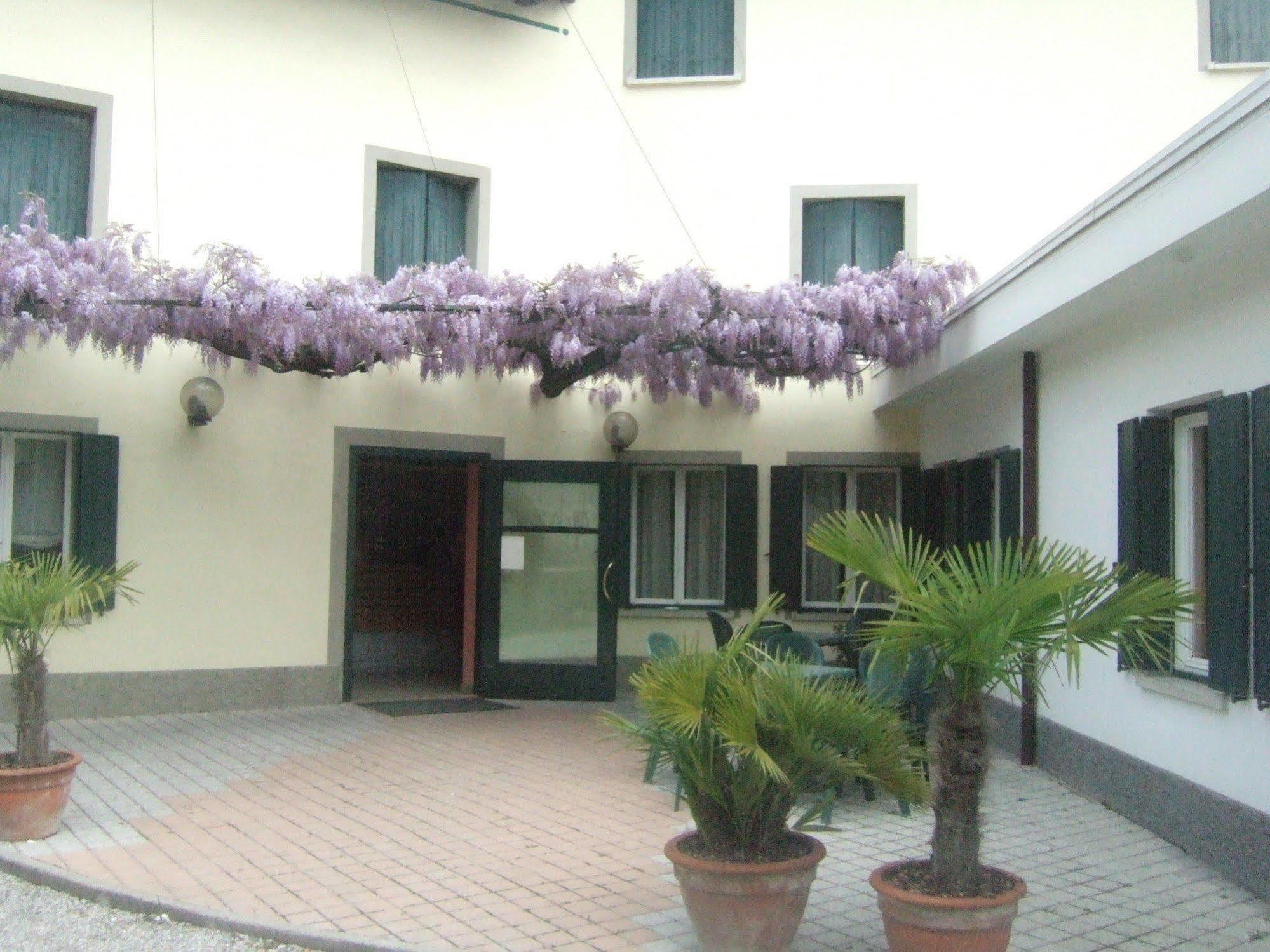 Suite Maria Residence Buttrio Exterior foto